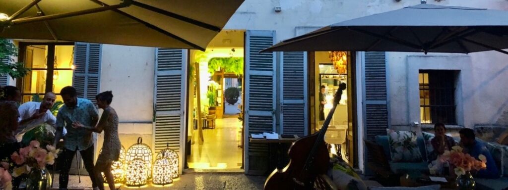 Restaurant 19 by Living Dreams